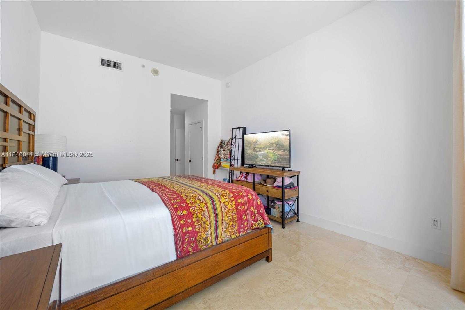 Small Image of 6799 SOUTH COLLINS AVE #109, Miami Beach Number 16