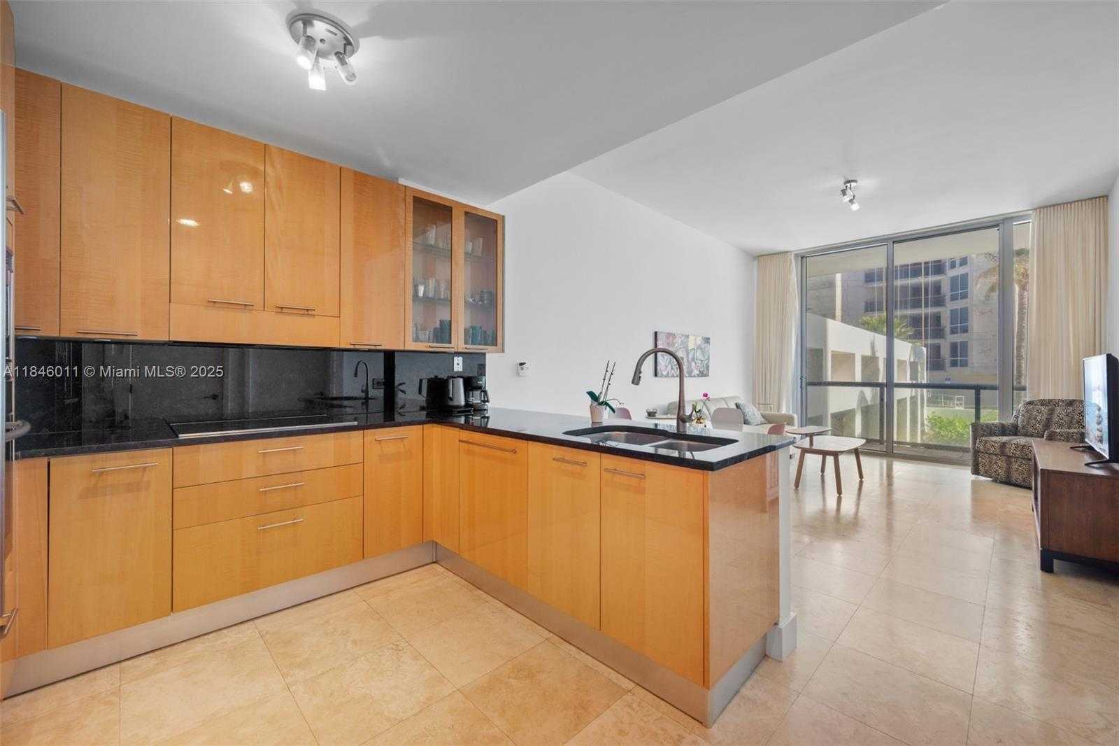 Small Image of 6799 SOUTH COLLINS AVE #109, Miami Beach Number 4