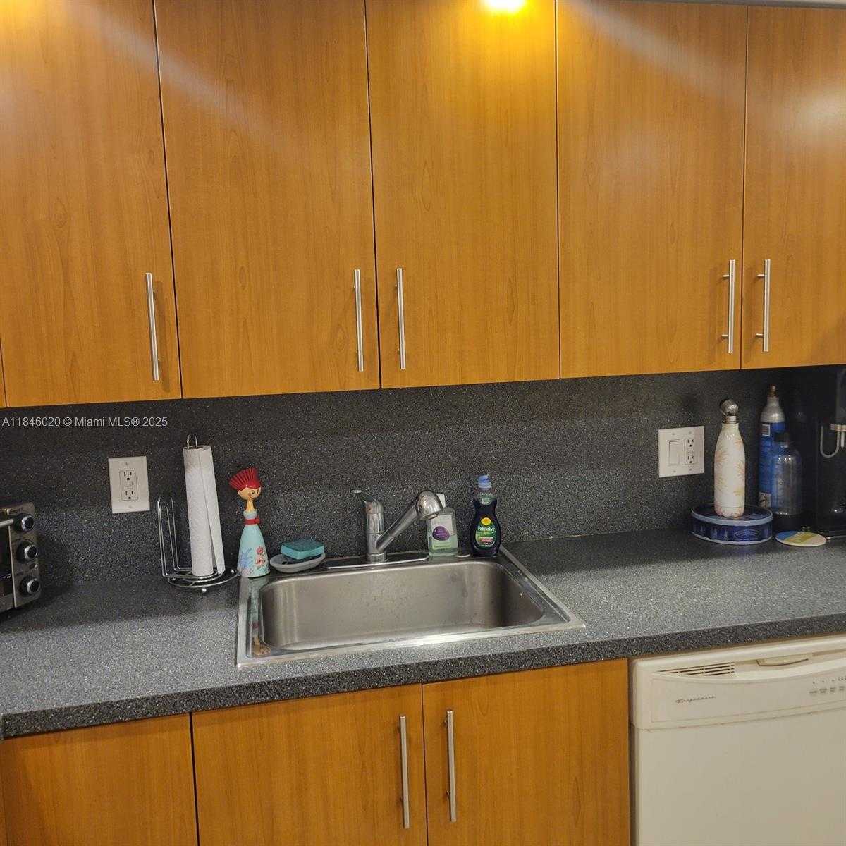 Small Image of 1985 SOUTH OCEAN DR #12B, Hallandale Beach Number 11