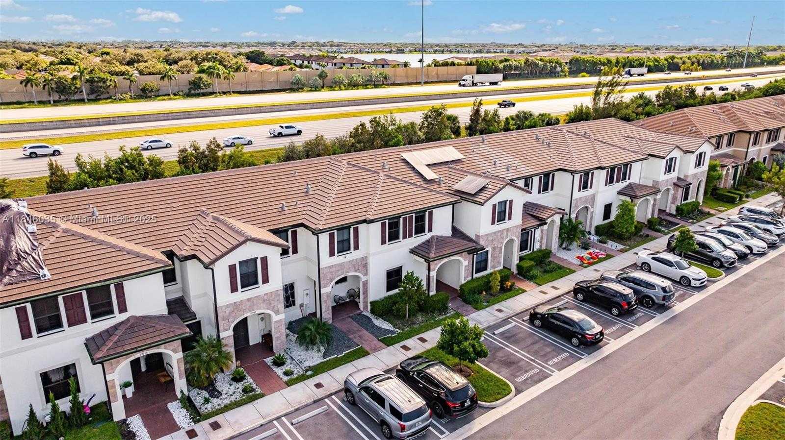 Small Image of 10861 WEST 32ND LN #10861, Hialeah Number 35