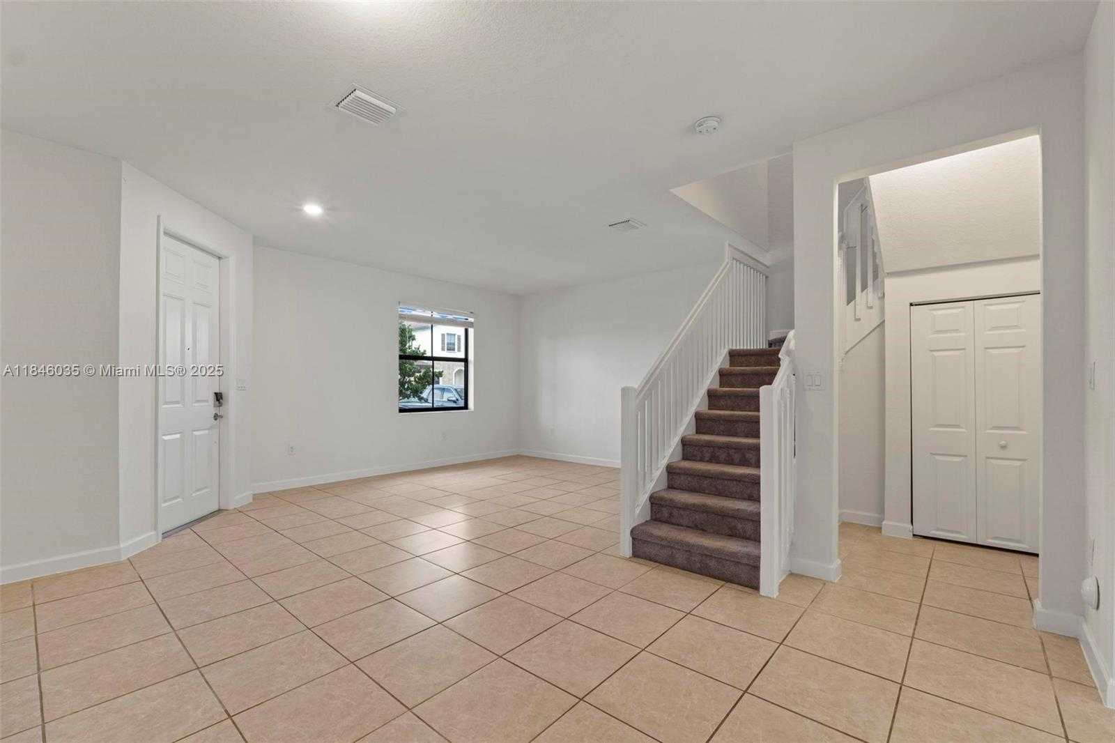 Small Image of 10861 WEST 32ND LN #10861, Hialeah Number 7