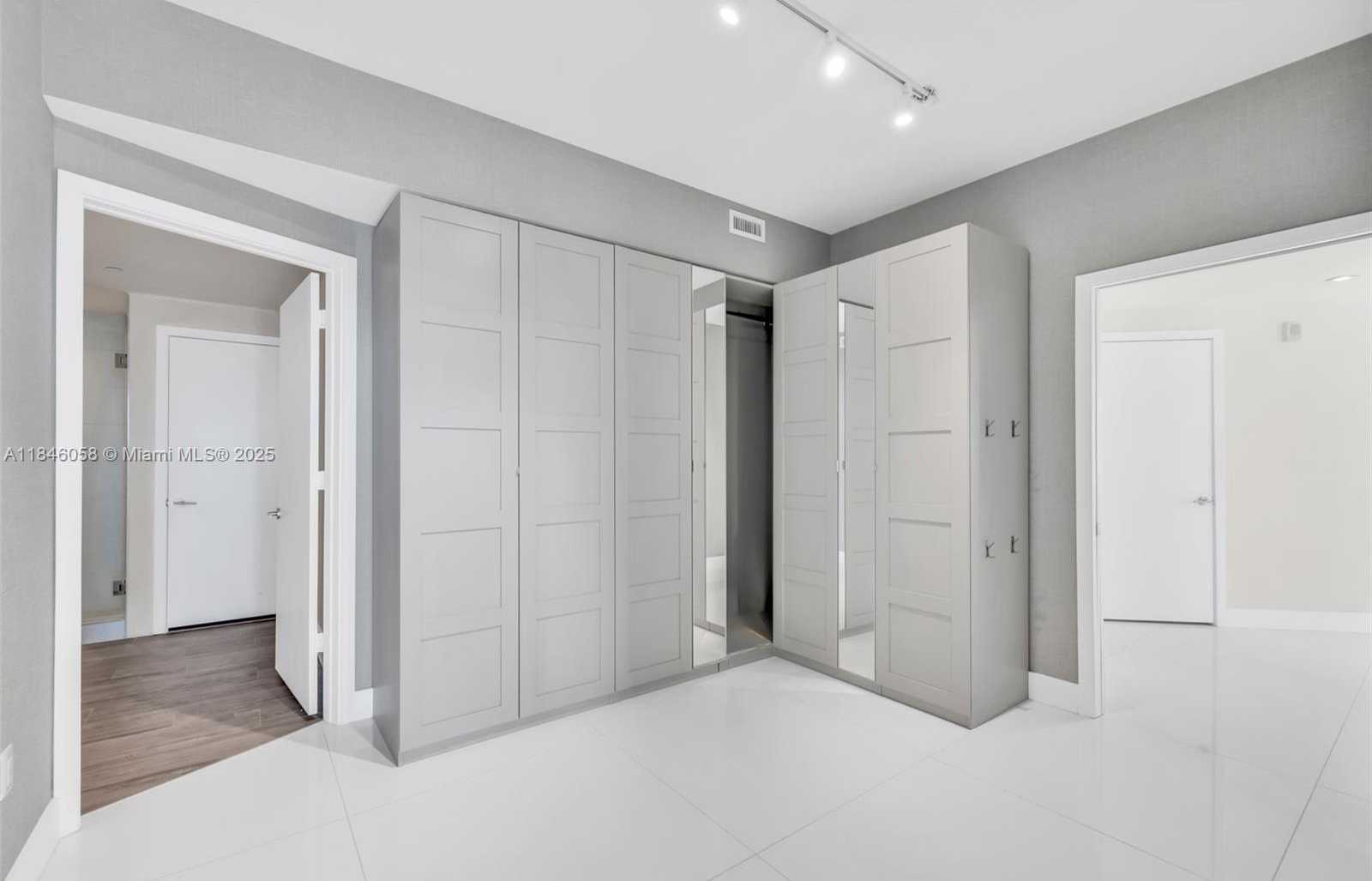 Small Image of 2900 NORTH EAST 7TH AVE #4407, Miami Number 17