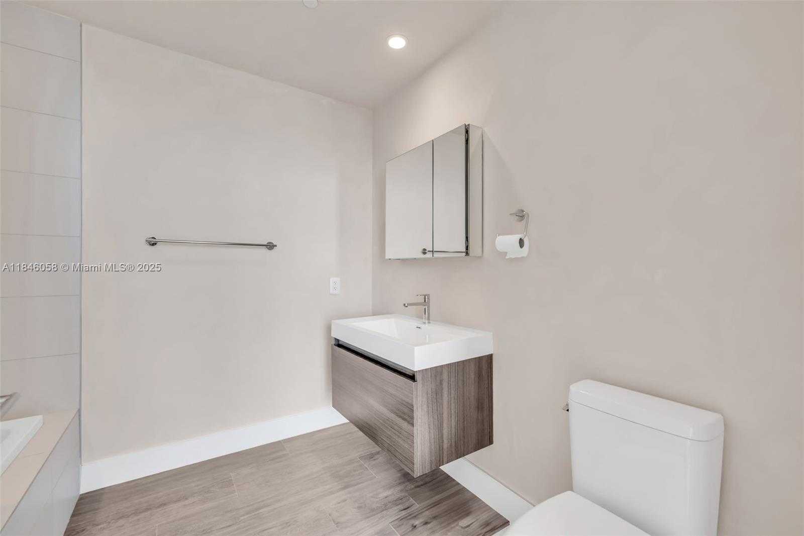 Small Image of 2900 NORTH EAST 7TH AVE #4407, Miami Number 26