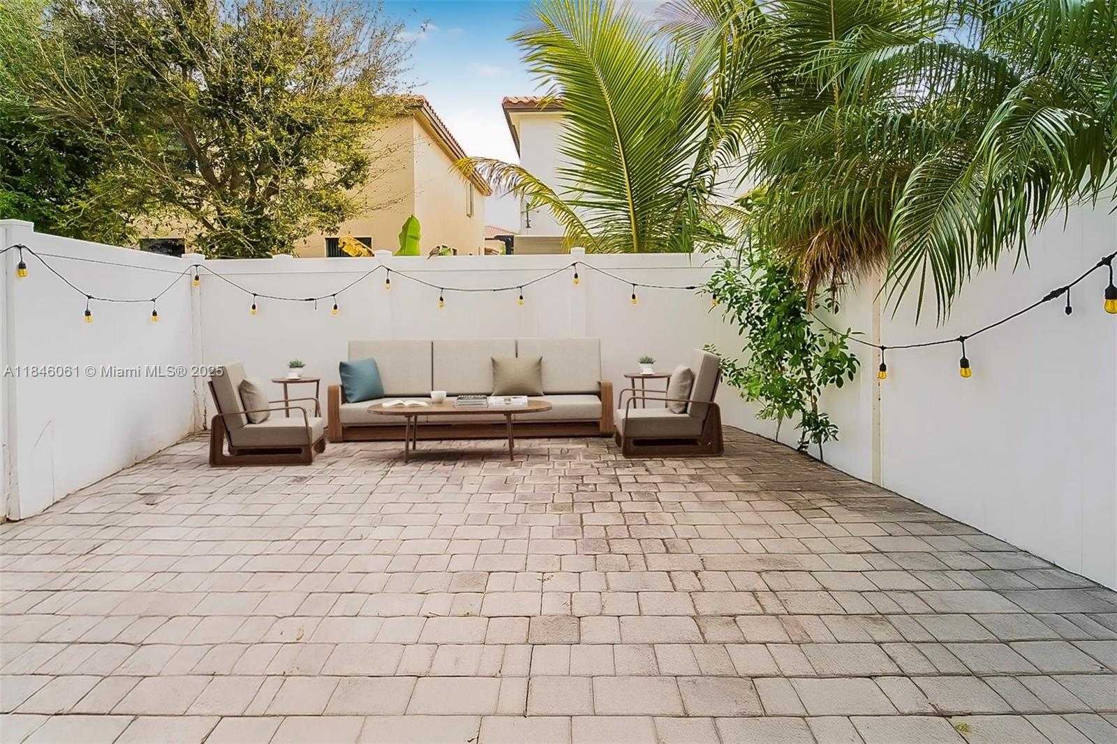Small Image of 8861 WEST 35TH AVE, Hialeah Number 10