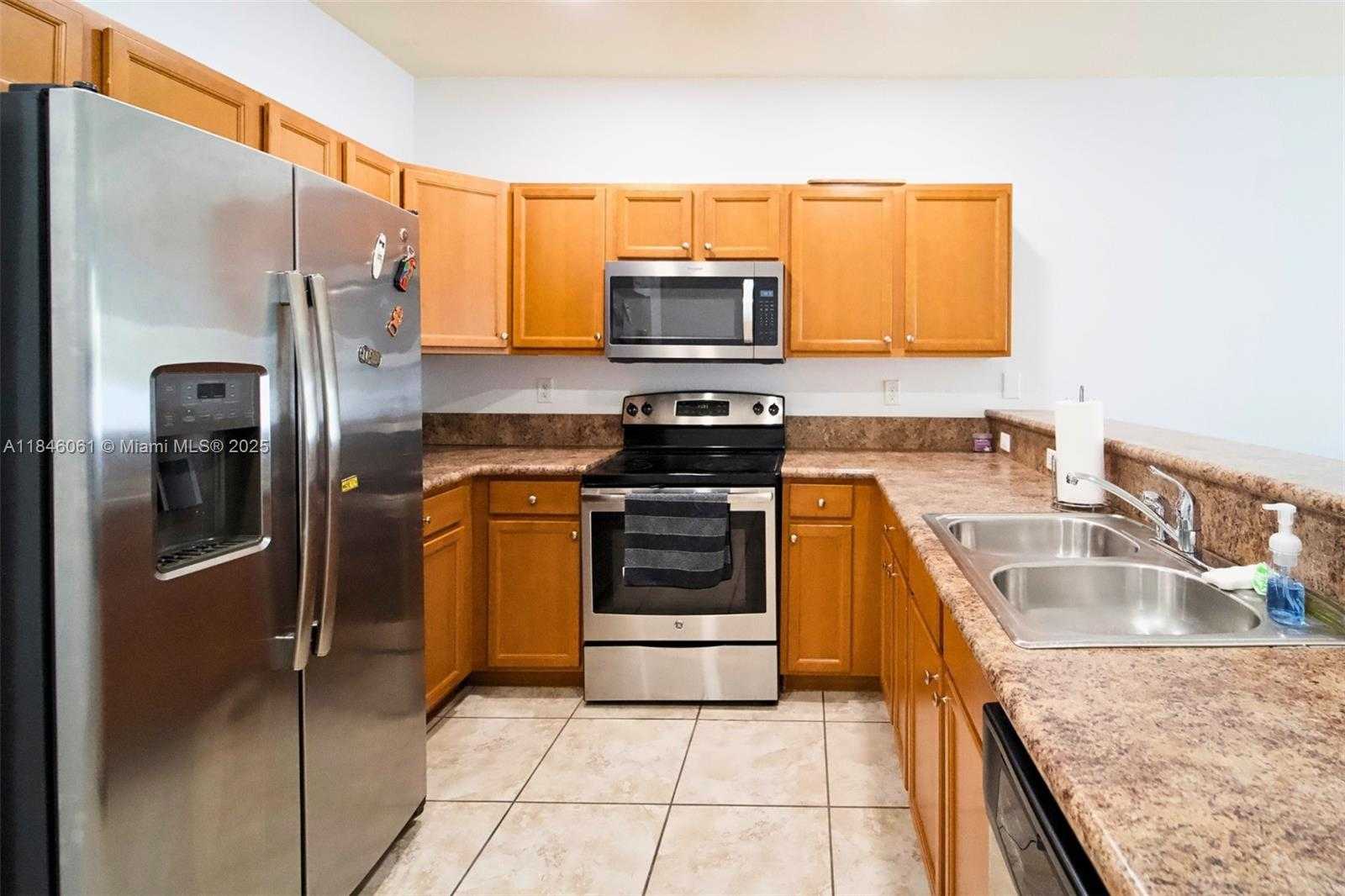 Small Image of 8861 WEST 35TH AVE, Hialeah Number 11