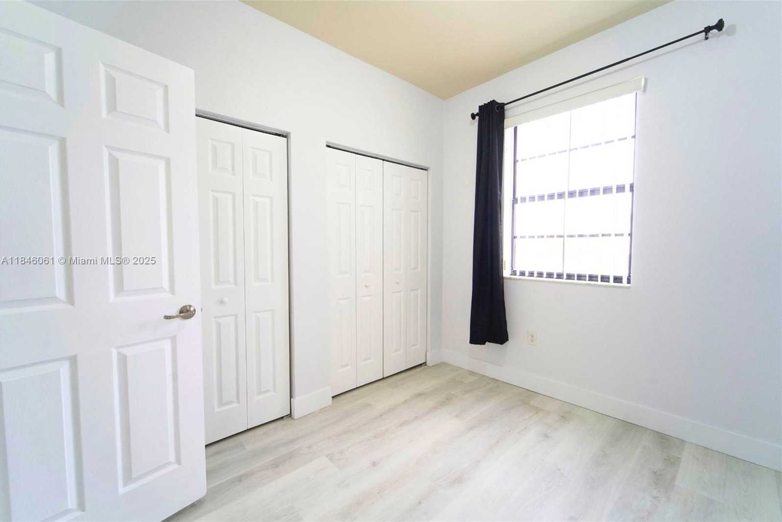 Small Image of 8861 WEST 35TH AVE, Hialeah Number 14