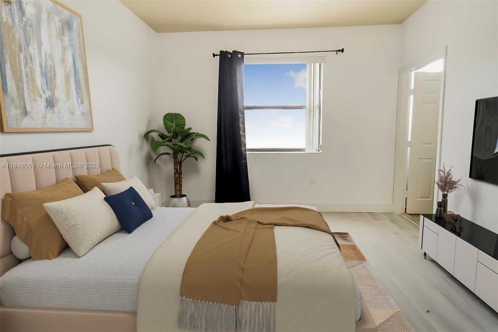 Small Image of 8861 WEST 35TH AVE, Hialeah Number 7