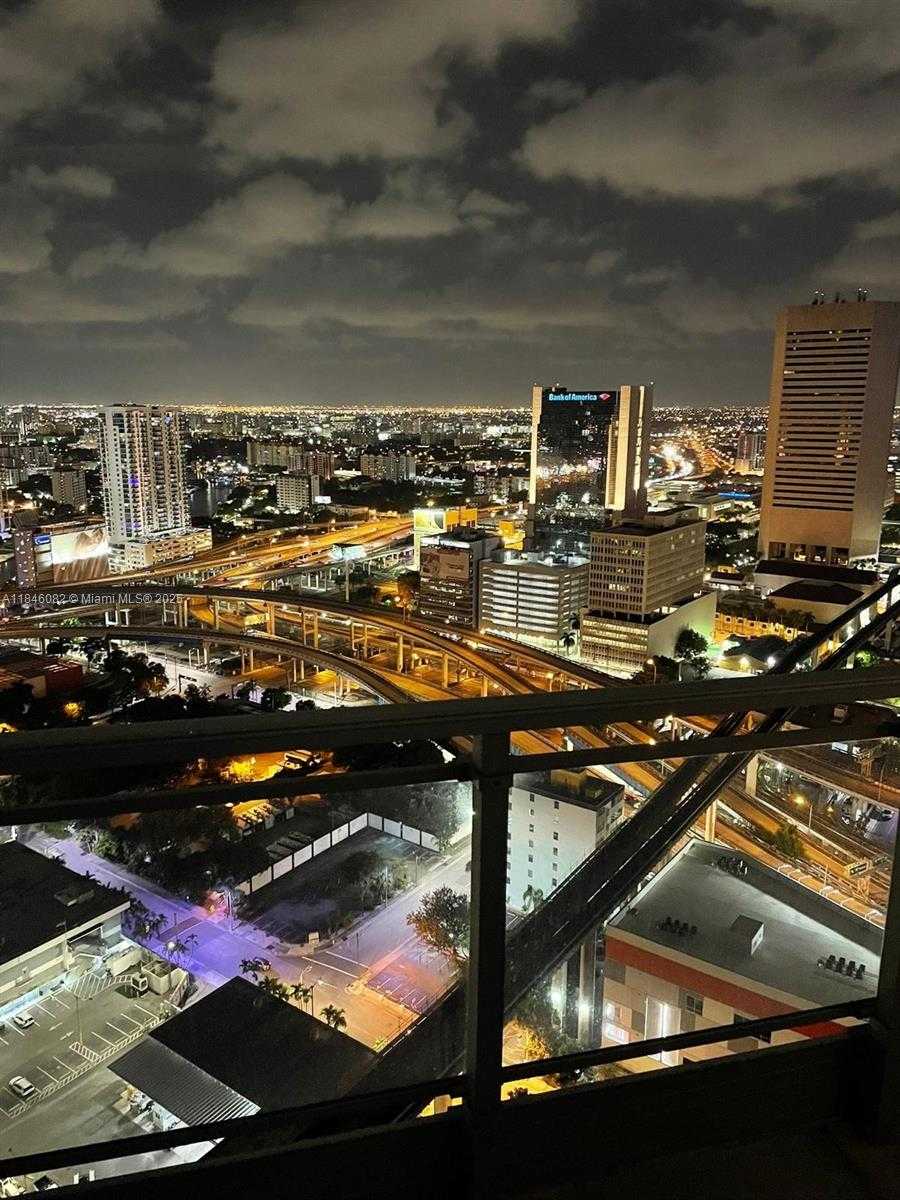 Small Image of 90 SOUTH WEST 3RD ST #3504, Miami Number 13