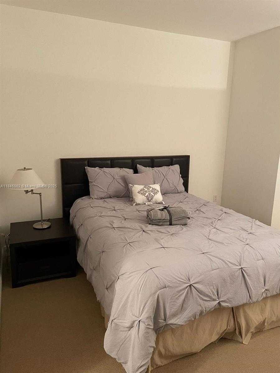 Small Image of 90 SOUTH WEST 3RD ST #3504, Miami Number 25