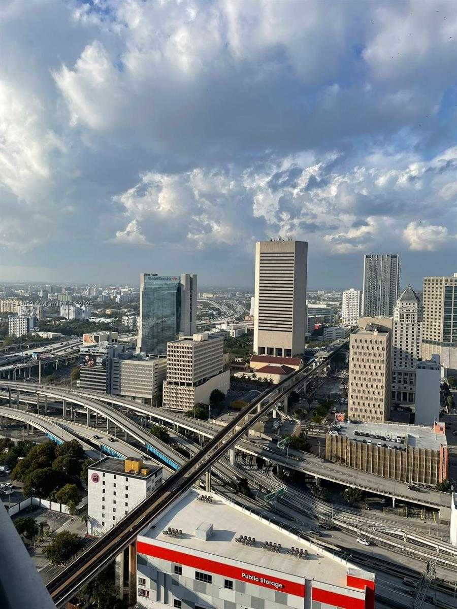 Small Image of 90 SOUTH WEST 3RD ST #3504, Miami Number 33