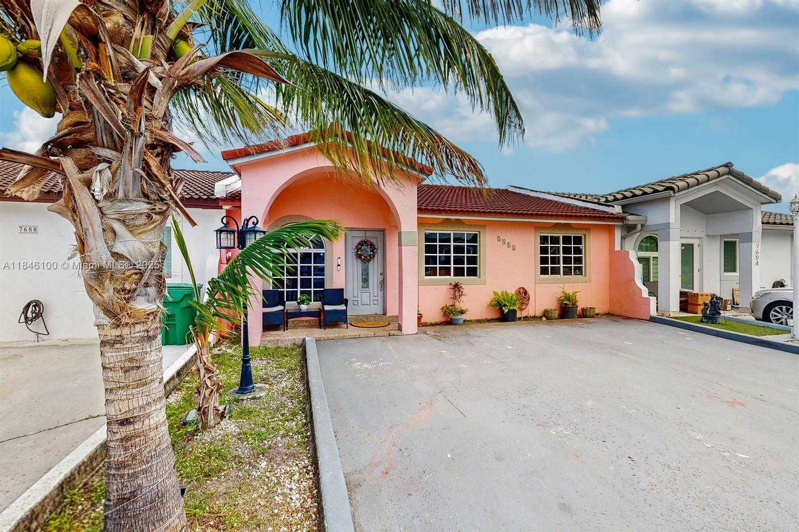 Small Image of 7692 NORTH WEST 178TH TER, Hialeah Number 2