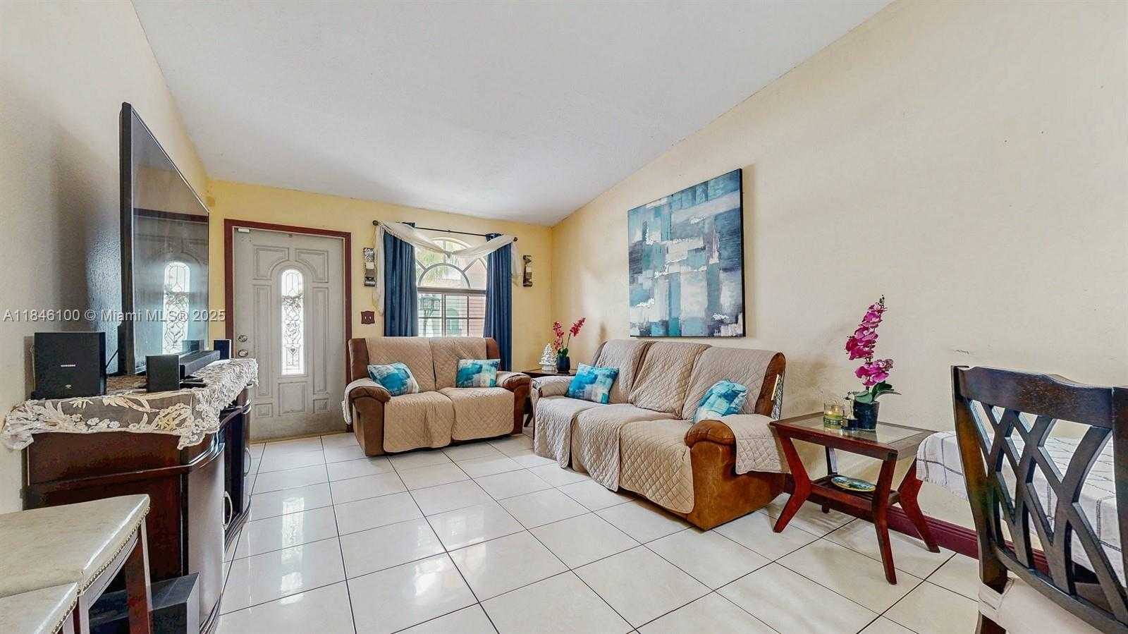 Small Image of 7692 NORTH WEST 178TH TER, Hialeah Number 6