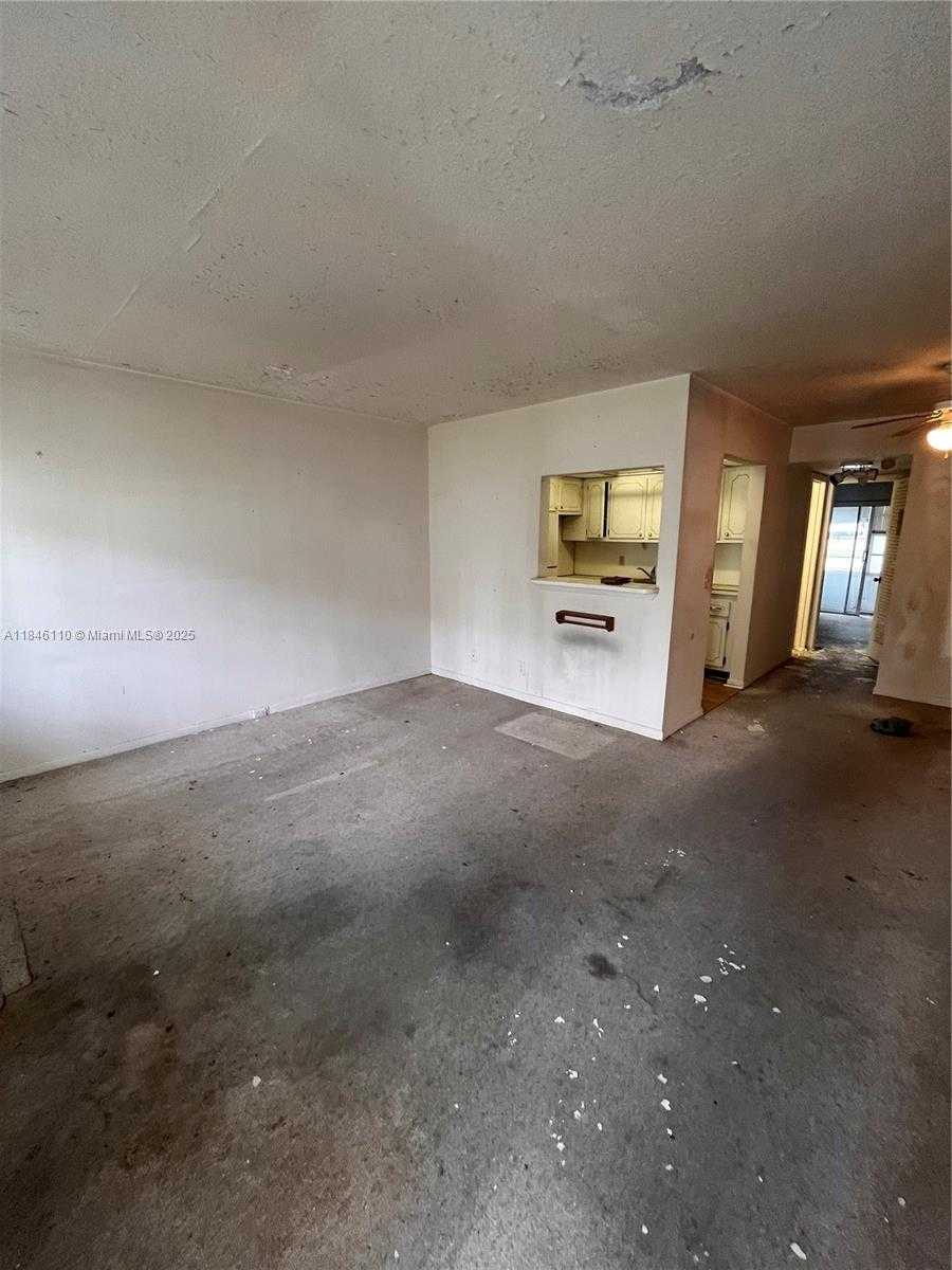 Small Image of 507 DURHAM R, #R, Deerfield Beach Number 2