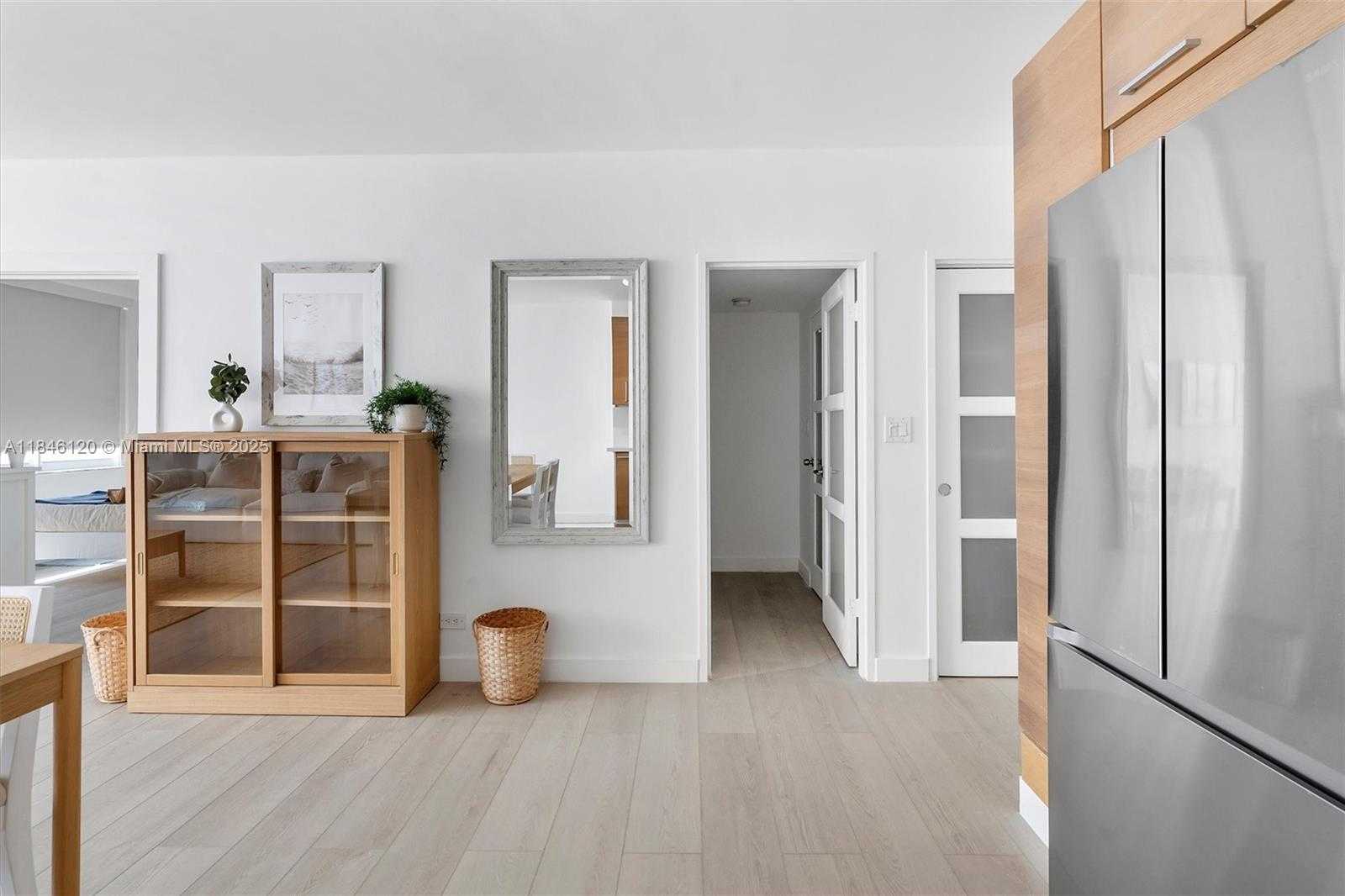 Small Image of 5601 COLLINS AVE #1003, Miami Beach Number 12
