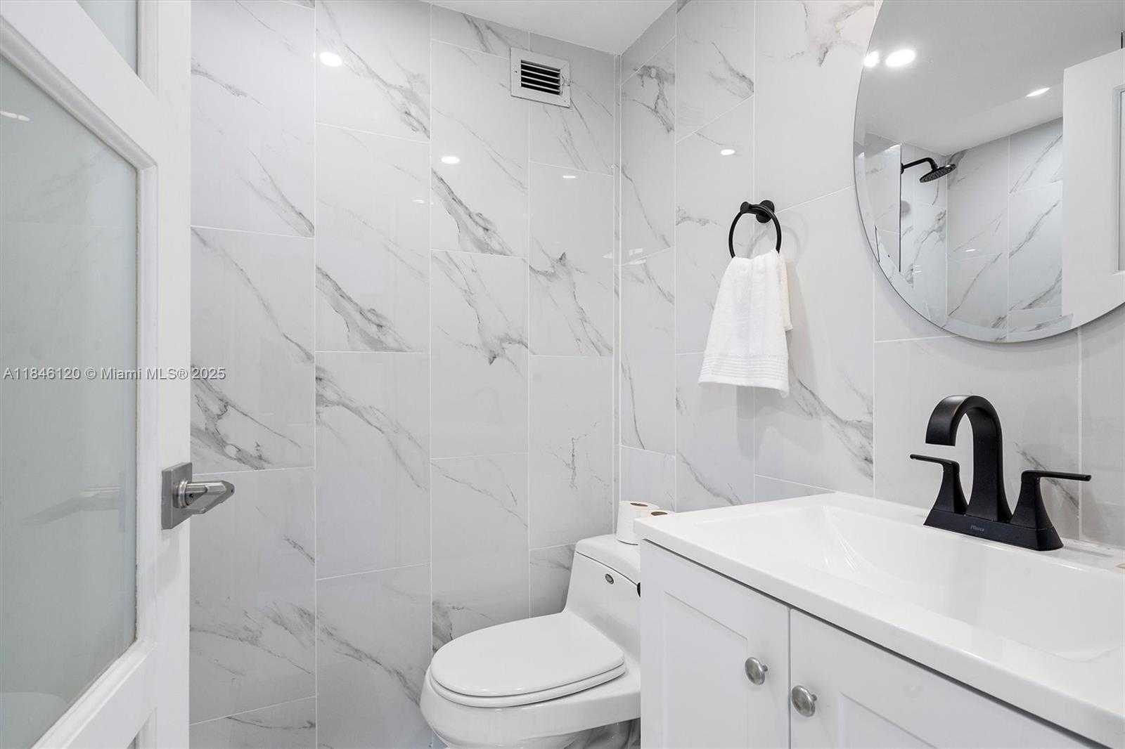 Small Image of 5601 COLLINS AVE #1003, Miami Beach Number 18