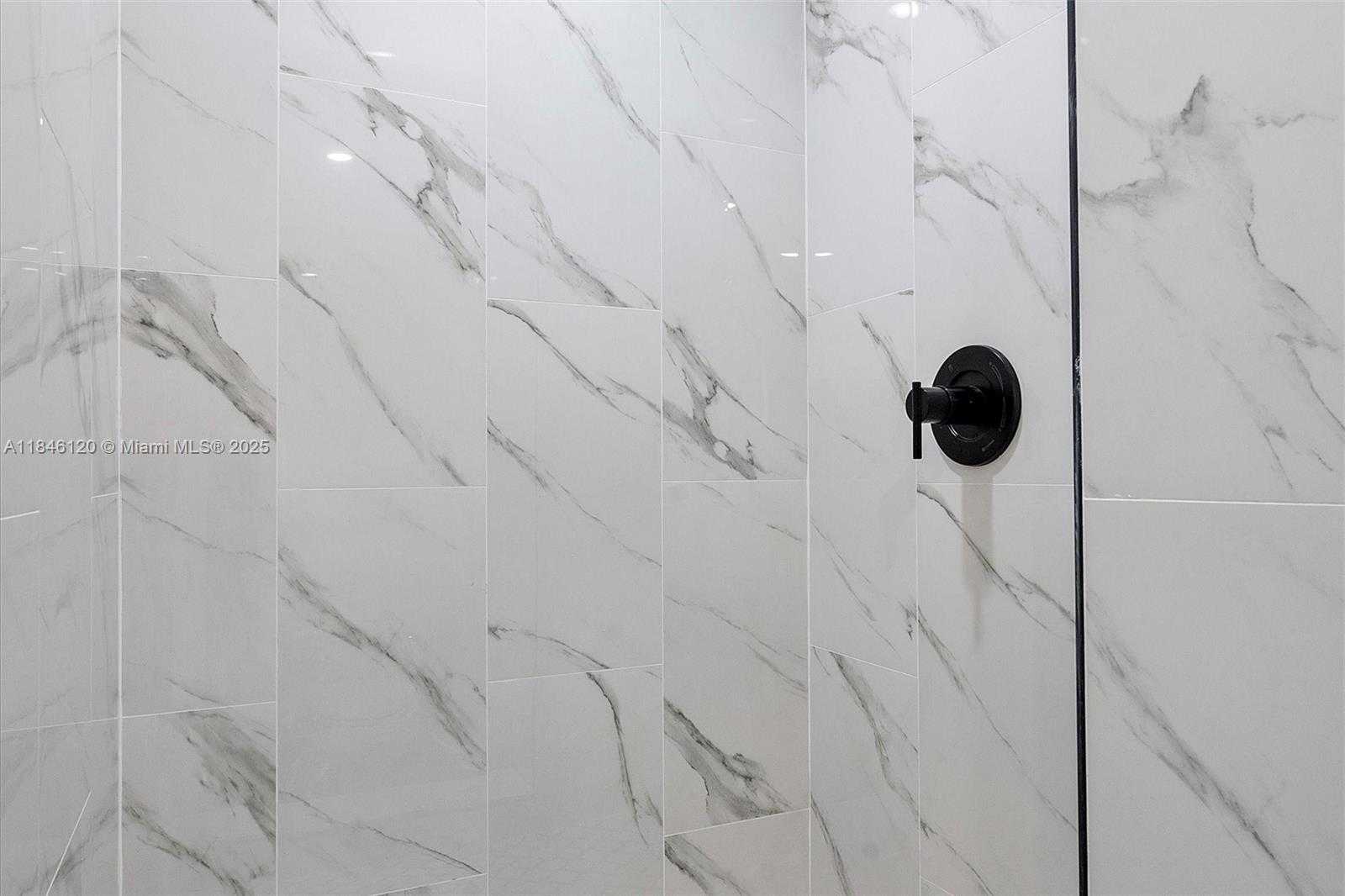 Small Image of 5601 COLLINS AVE #1003, Miami Beach Number 19