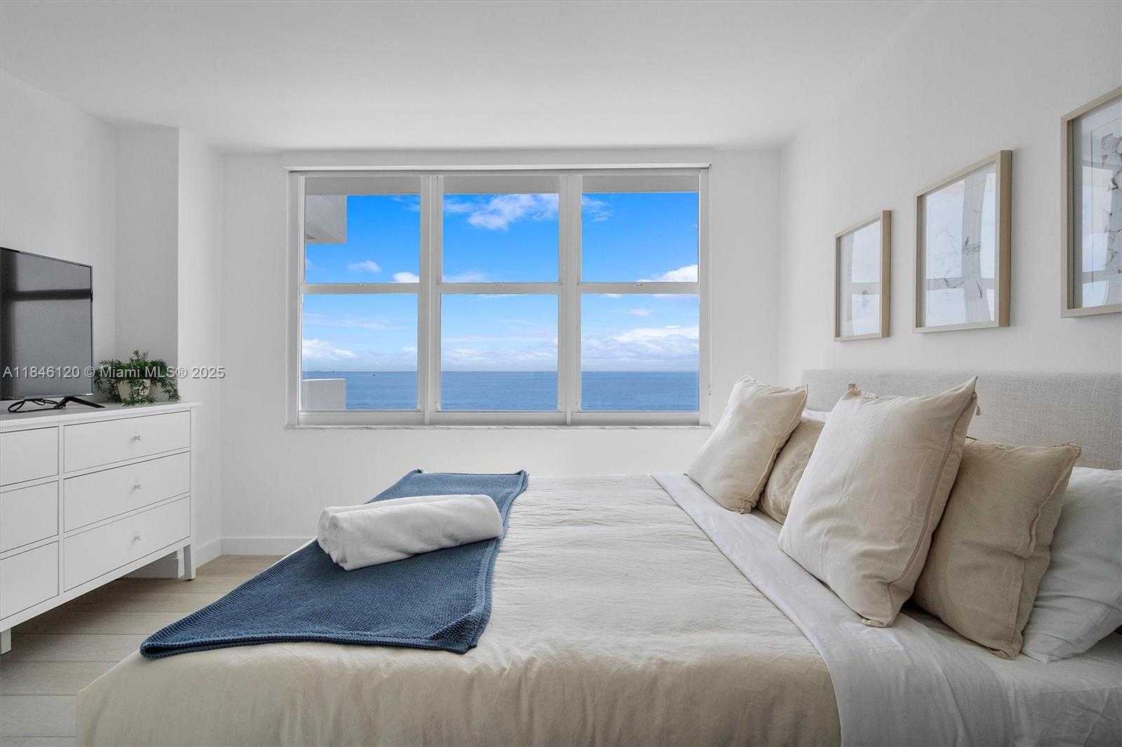 Small Image of 5601 COLLINS AVE #1003, Miami Beach Number 22