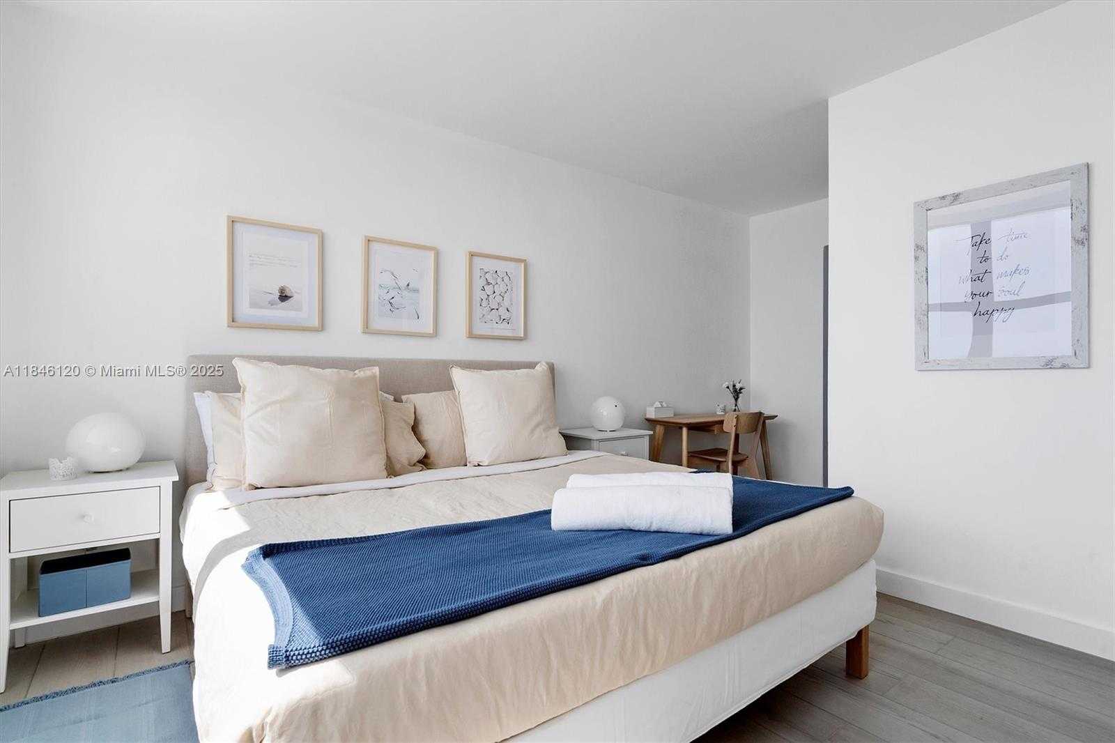 Small Image of 5601 COLLINS AVE #1003, Miami Beach Number 25