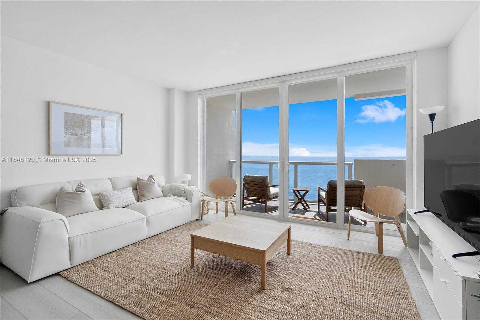 Small Image of 5601 COLLINS AVE #1003, Miami Beach Number 3