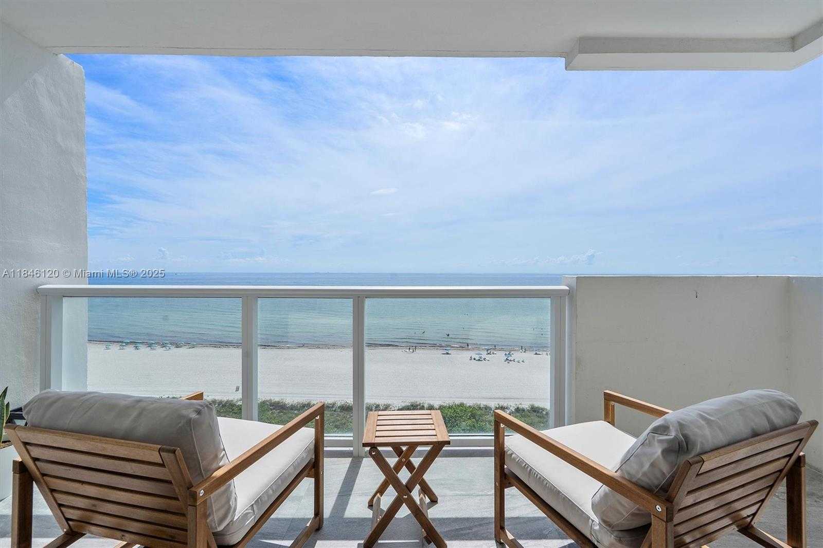 Small Image of 5601 COLLINS AVE #1003, Miami Beach Number 30