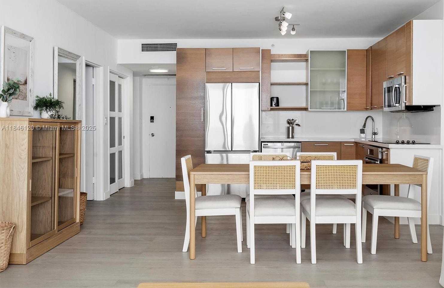 Small Image of 5601 COLLINS AVE #1003, Miami Beach Number 8