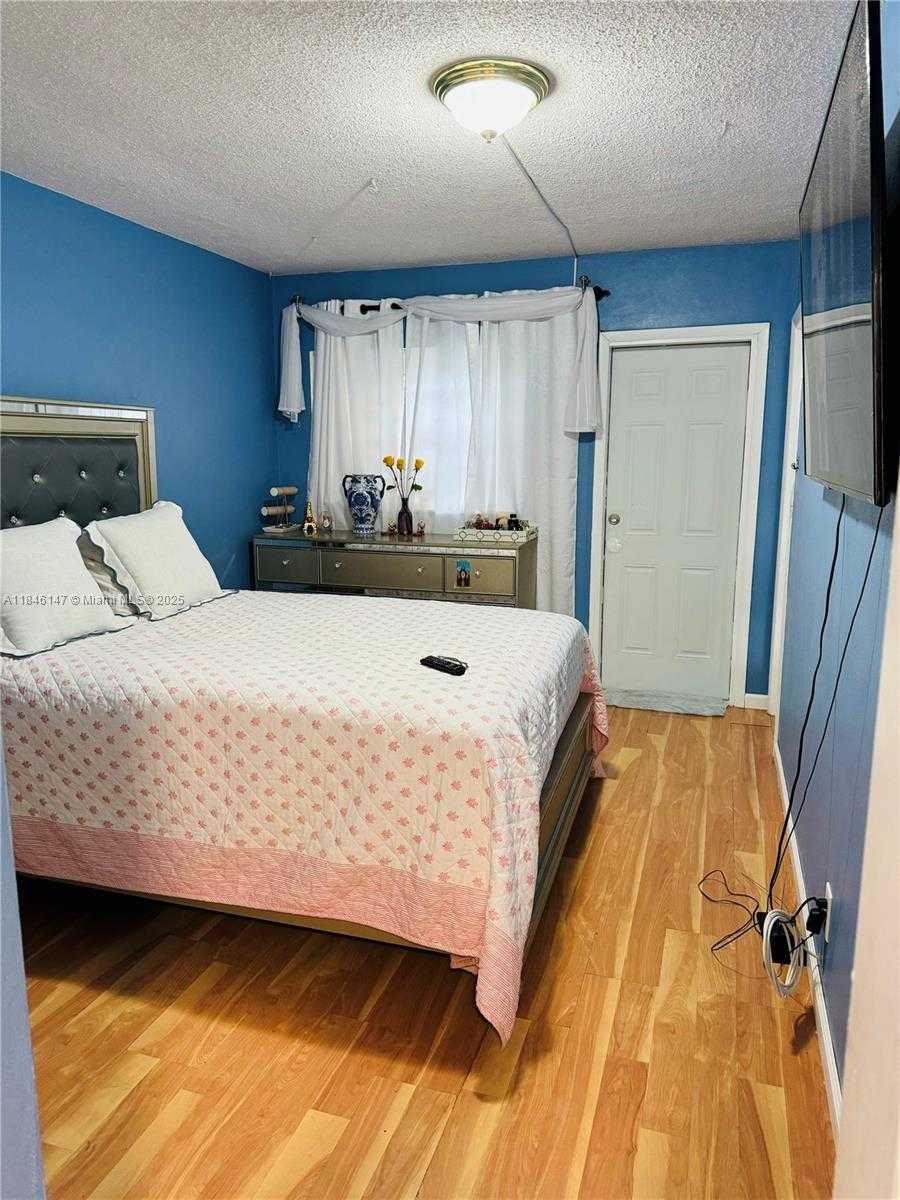 Small Image of 1855 PLUNKETT ST #310, Hollywood Number 12