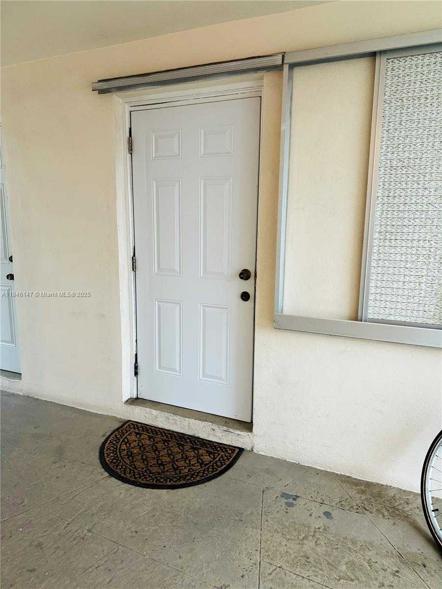 Small Image of 1855 PLUNKETT ST #310, Hollywood Number 14