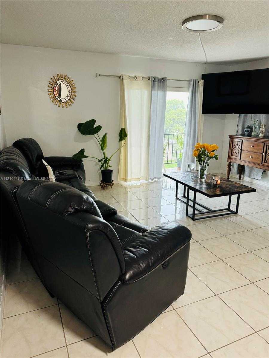 Small Image of 1855 PLUNKETT ST #310, Hollywood Number 6