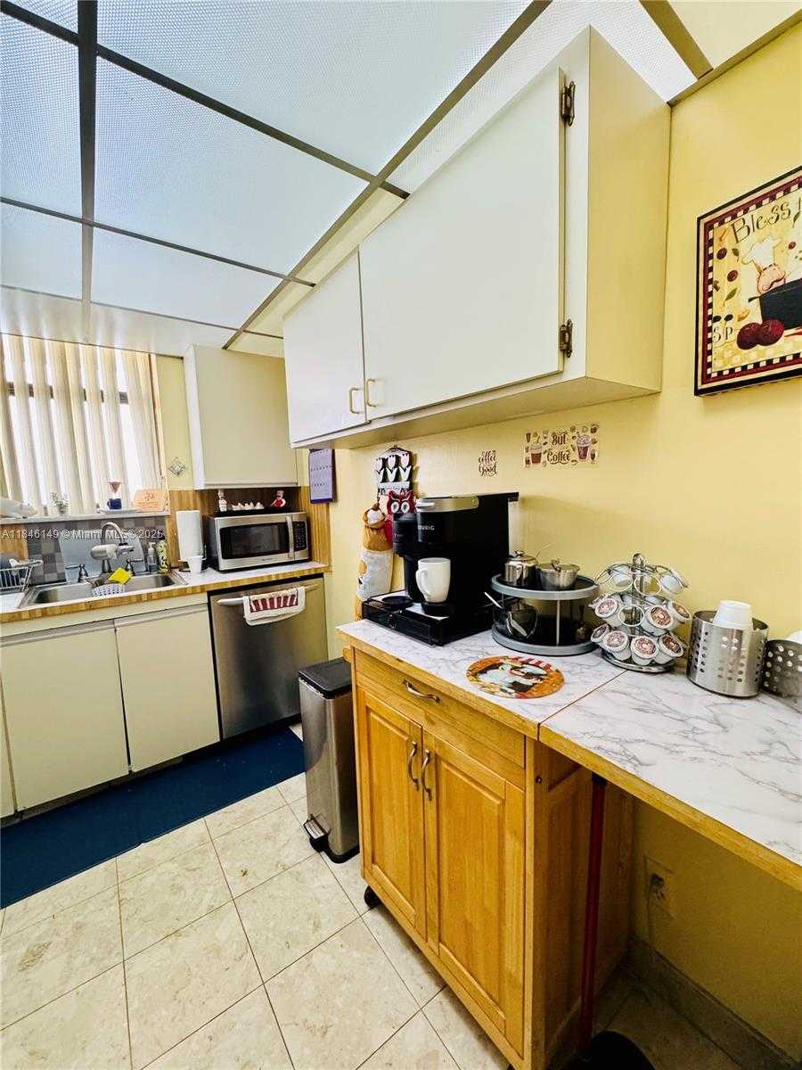 Small Image of 18181 NORTH EAST 31ST CT #PH03, Aventura Number 12