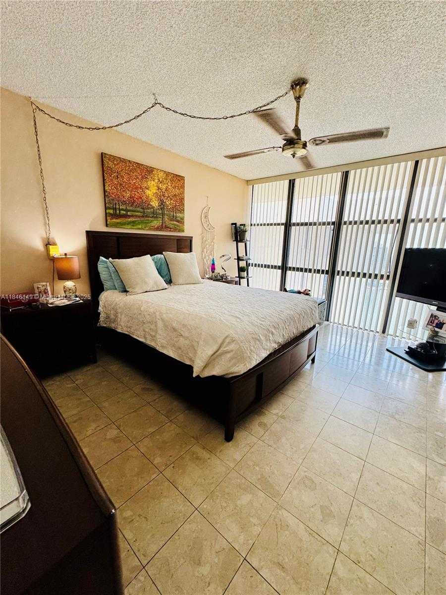 Small Image of 18181 NORTH EAST 31ST CT #PH03, Aventura Number 13