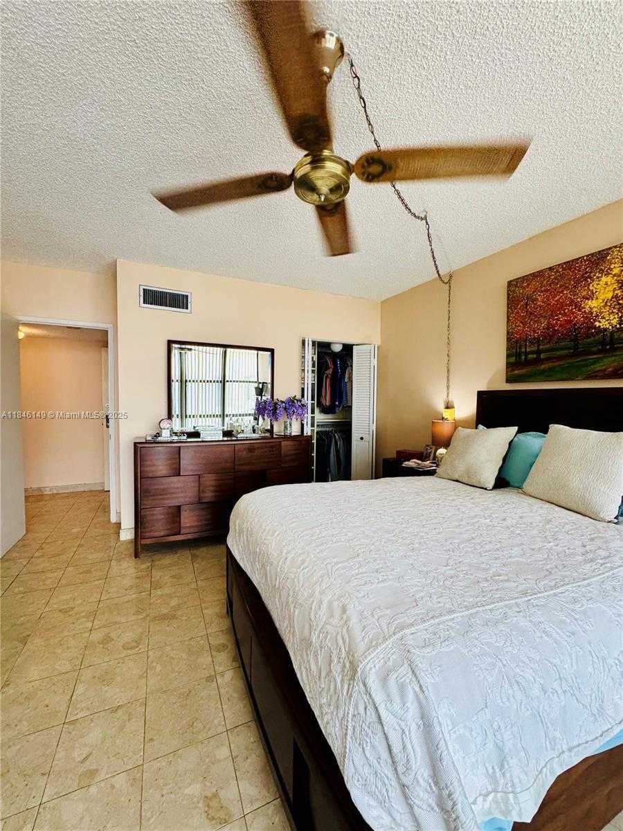 Small Image of 18181 NORTH EAST 31ST CT #PH03, Aventura Number 14
