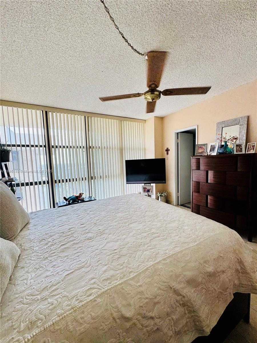 Small Image of 18181 NORTH EAST 31ST CT #PH03, Aventura Number 15