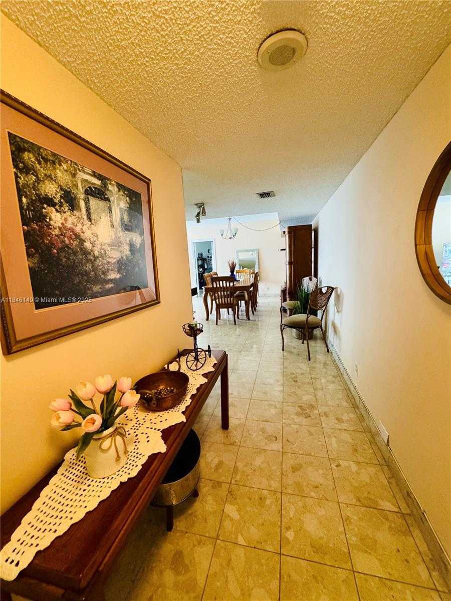 Small Image of 18181 NORTH EAST 31ST CT #PH03, Aventura Number 6