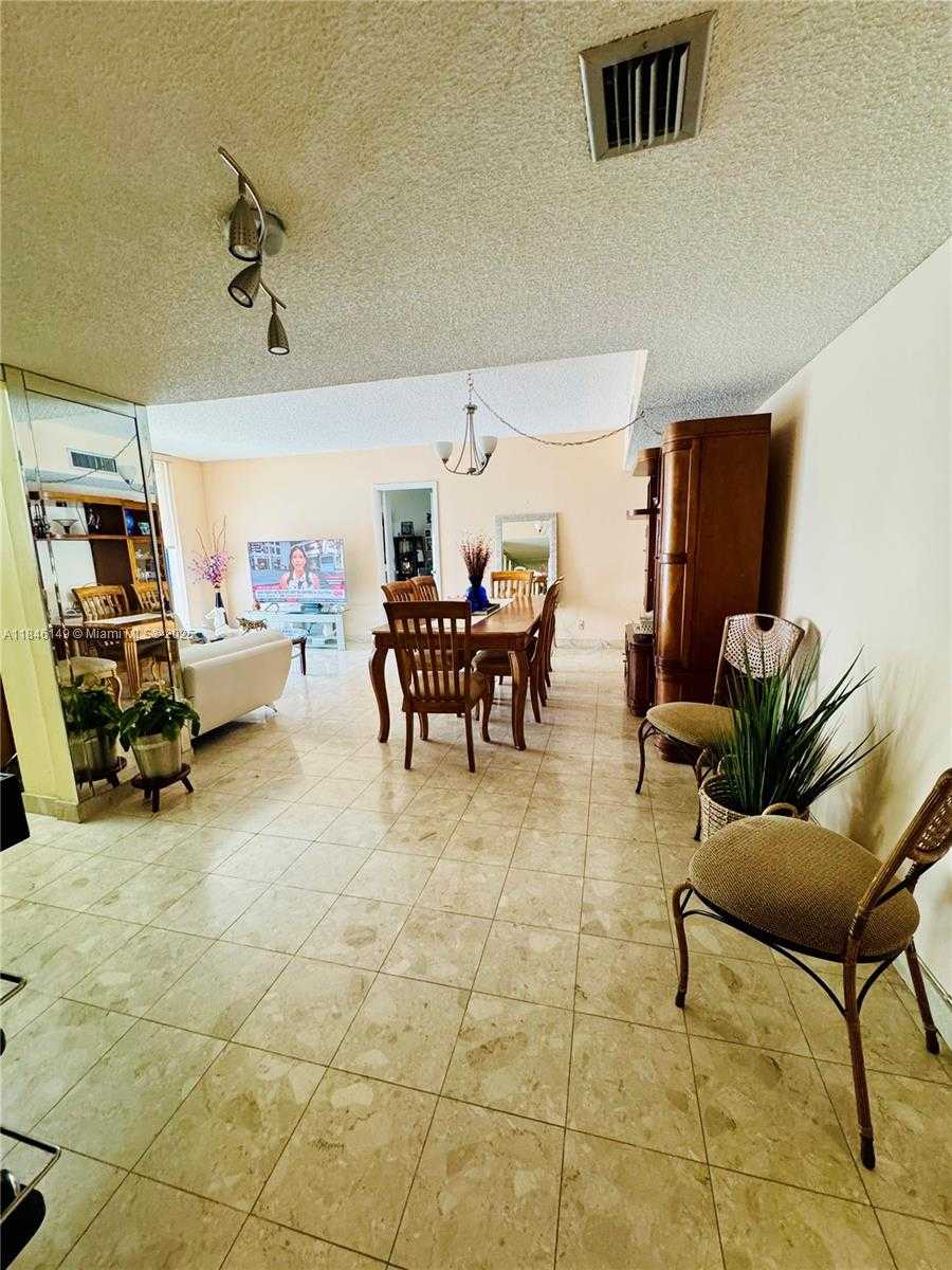 Small Image of 18181 NORTH EAST 31ST CT #PH03, Aventura Number 7