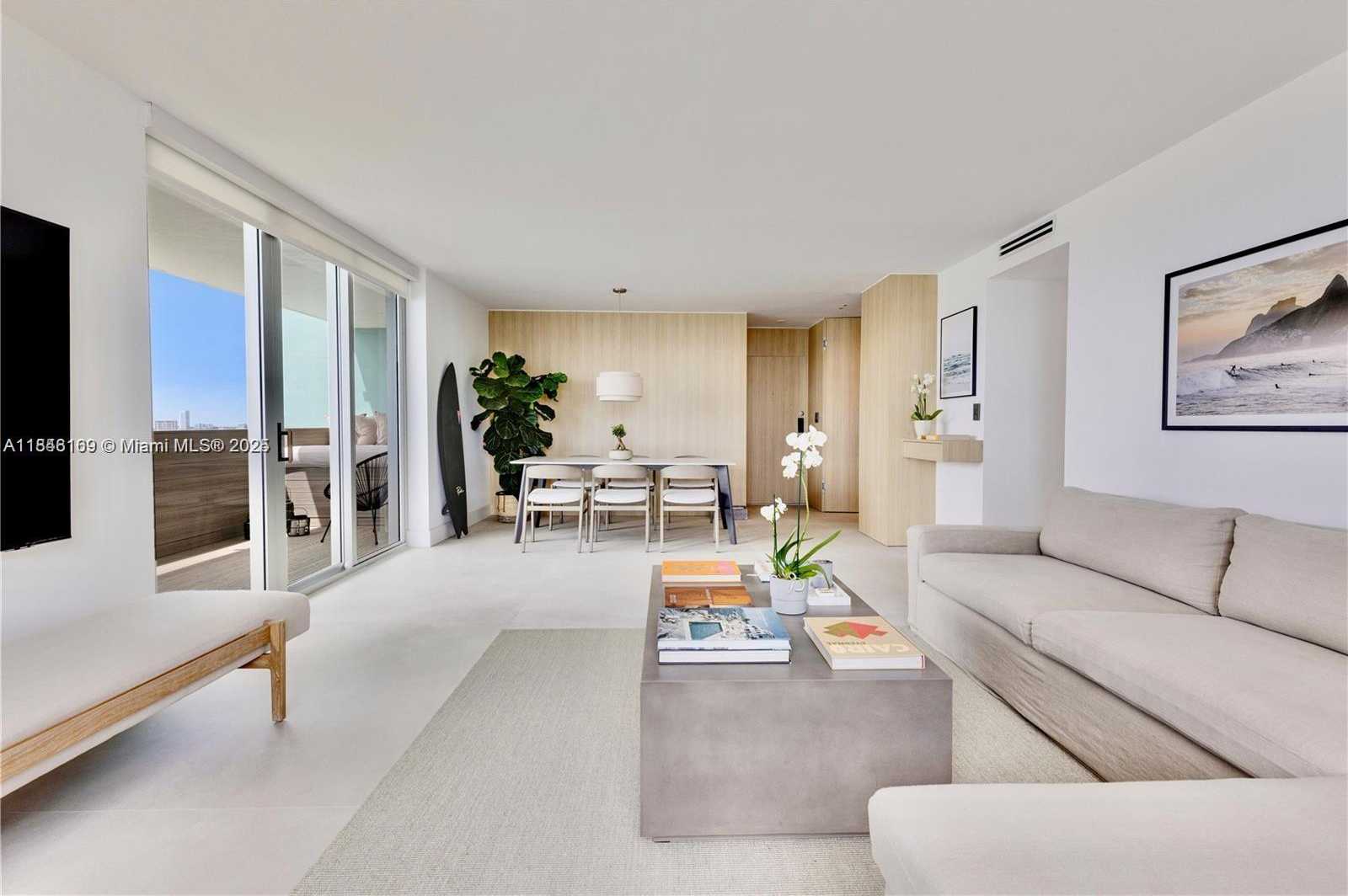 Small Image of 5 ISLAND AVE #15D, Miami Beach Number 2