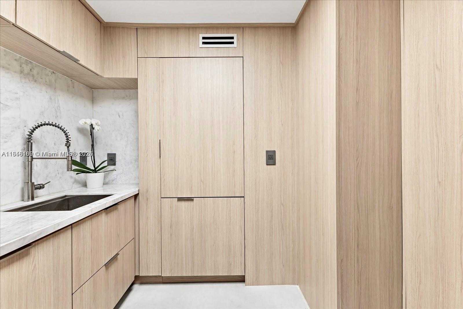 Small Image of 5 ISLAND AVE #15D, Miami Beach Number 4
