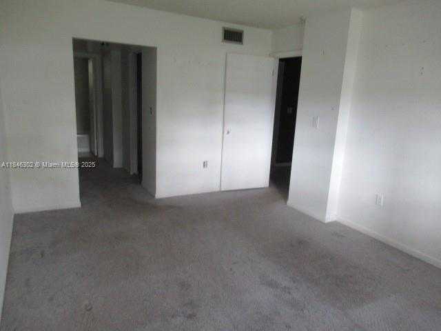 Small Image of 900 COLONY POINT CIR #106, Pembroke Pines Number 15