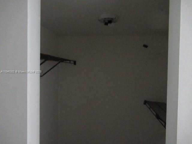 Small Image of 900 COLONY POINT CIR #106, Pembroke Pines Number 17