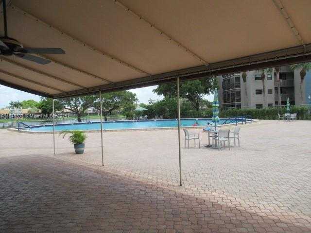 Small Image of 900 COLONY POINT CIR #106, Pembroke Pines Number 26