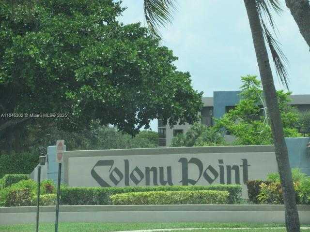 Small Image of 900 COLONY POINT CIR #106, Pembroke Pines Number 3