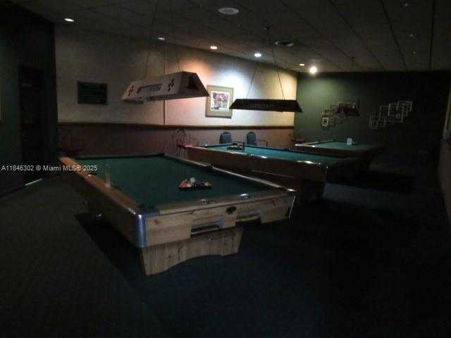 Small Image of 900 COLONY POINT CIR #106, Pembroke Pines Number 33