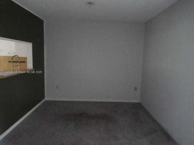 Small Image of 900 COLONY POINT CIR #106, Pembroke Pines Number 9