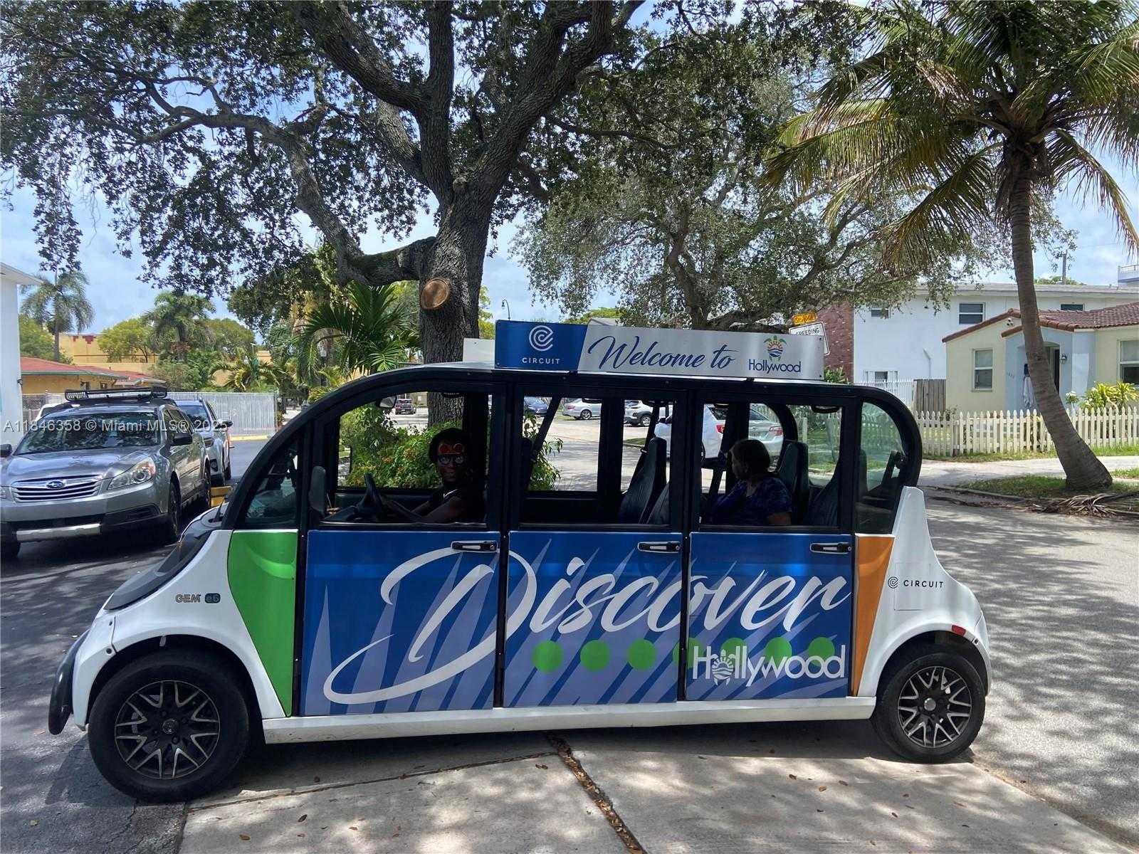 Small Image of 1850 MONROE #210, Hollywood Number 10