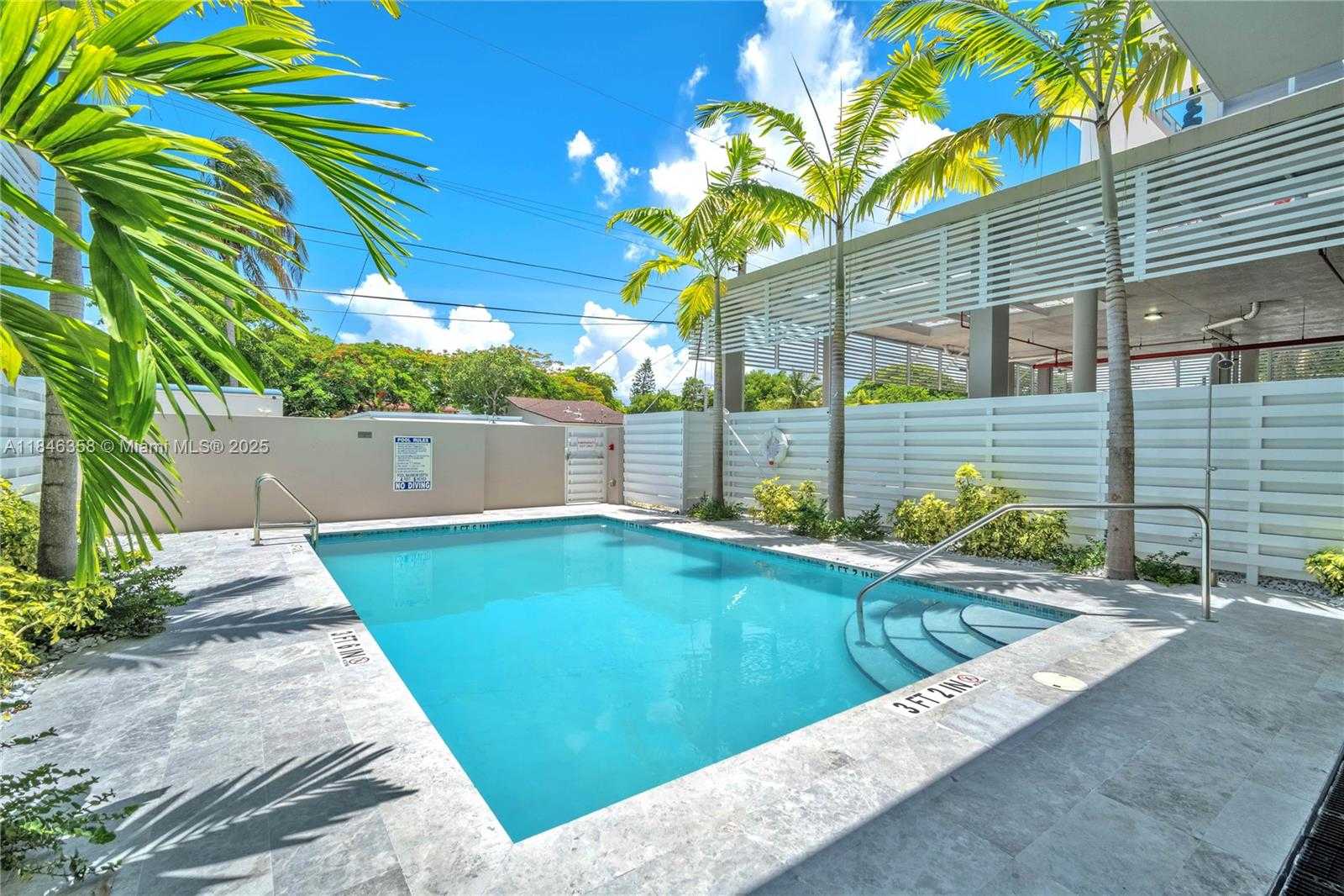 Small Image of 1850 MONROE #210, Hollywood Number 5