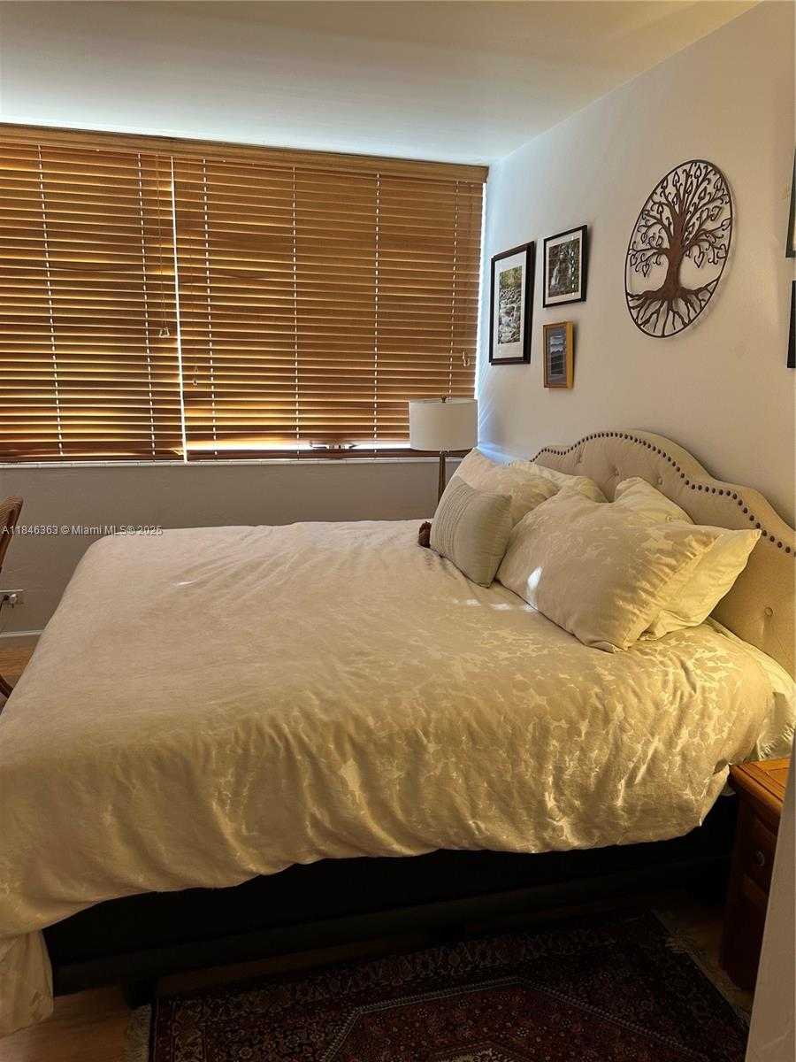Small Image of 1408 BRICKELL BAY DR #706, Miami Number 18