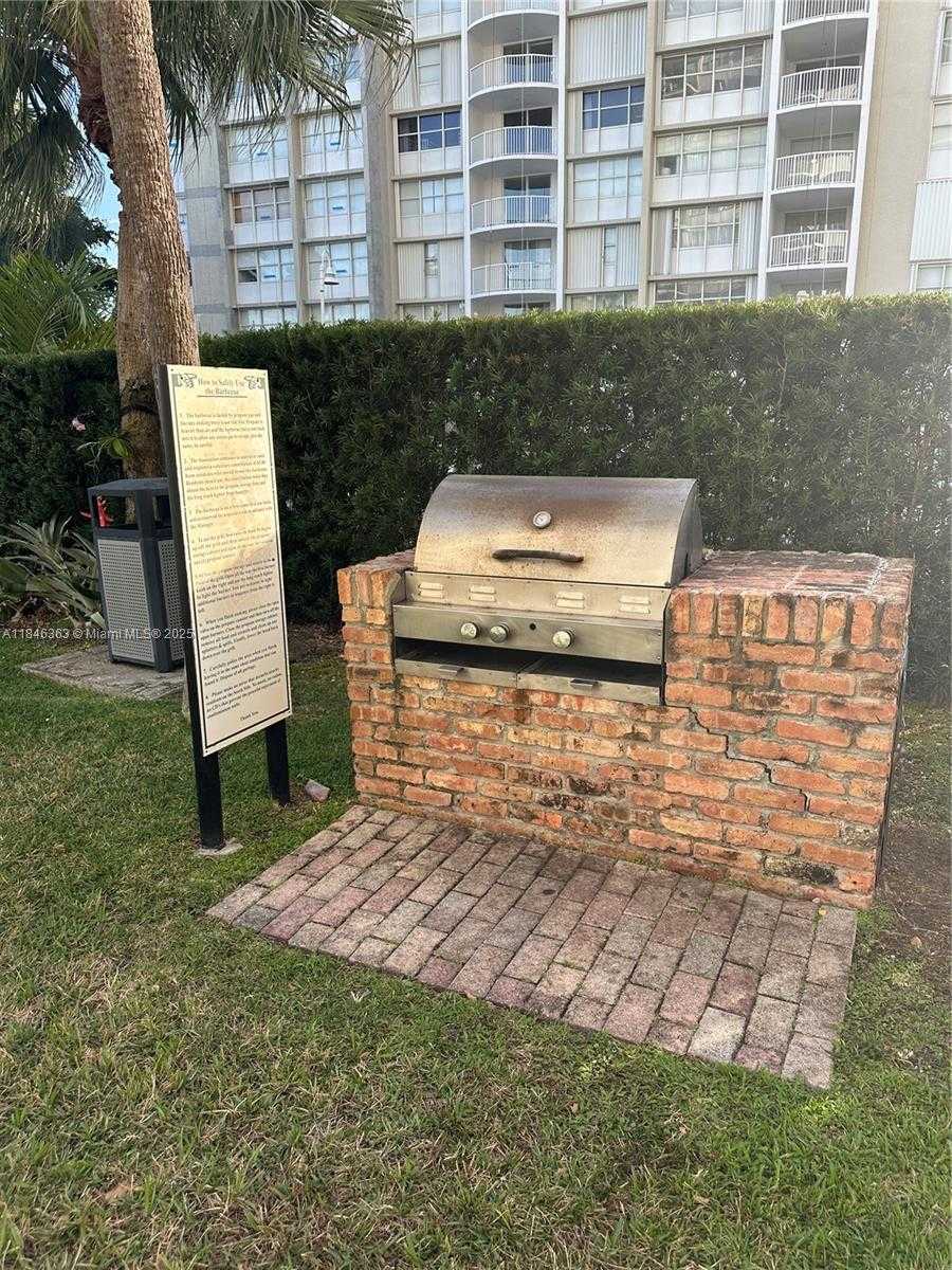 Small Image of 1408 BRICKELL BAY DR #706, Miami Number 21