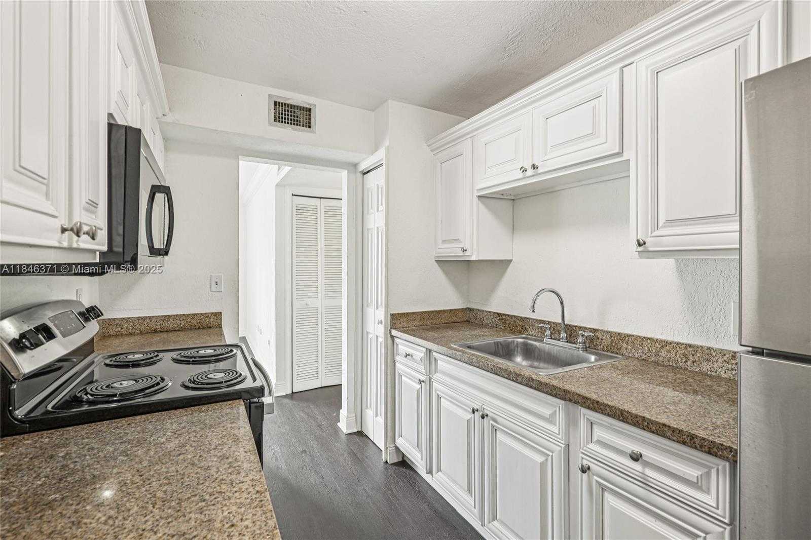 Small Image of 7232 SOUTH WEST 94TH PL #E6, Miami Number 11