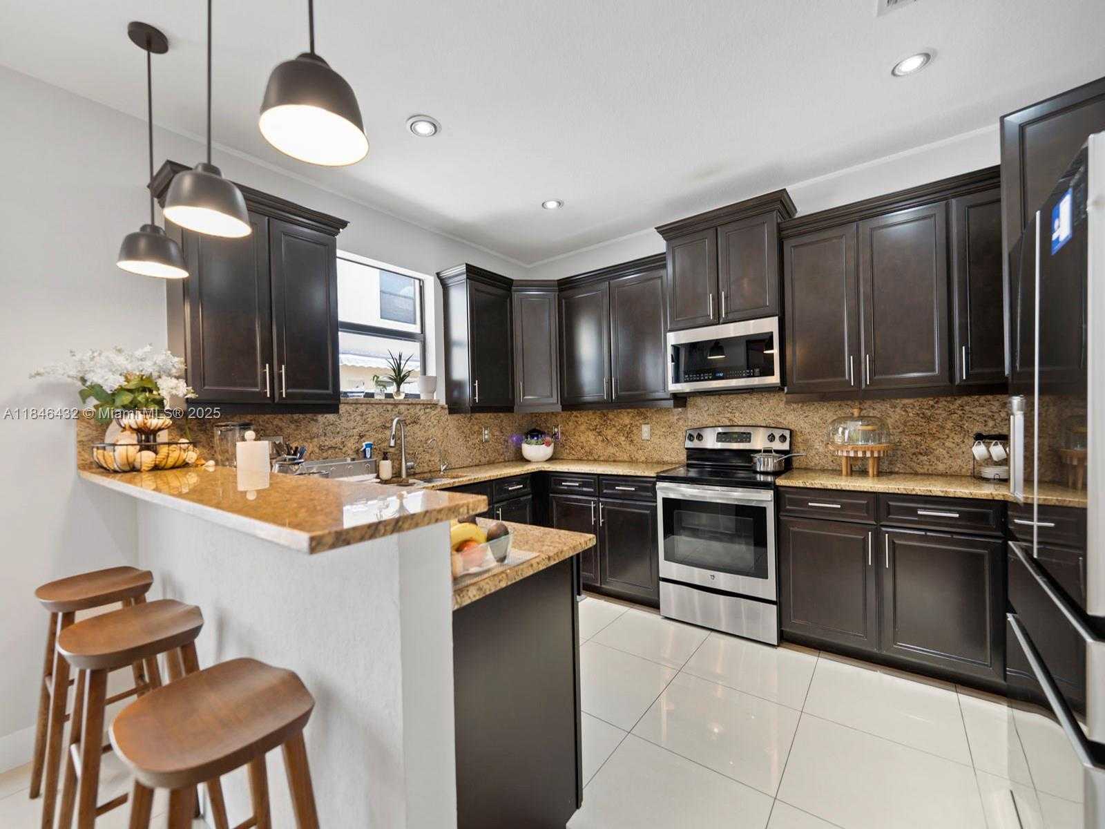 Small Image of 8781 NORTH WEST 98TH CT, Doral Number 10