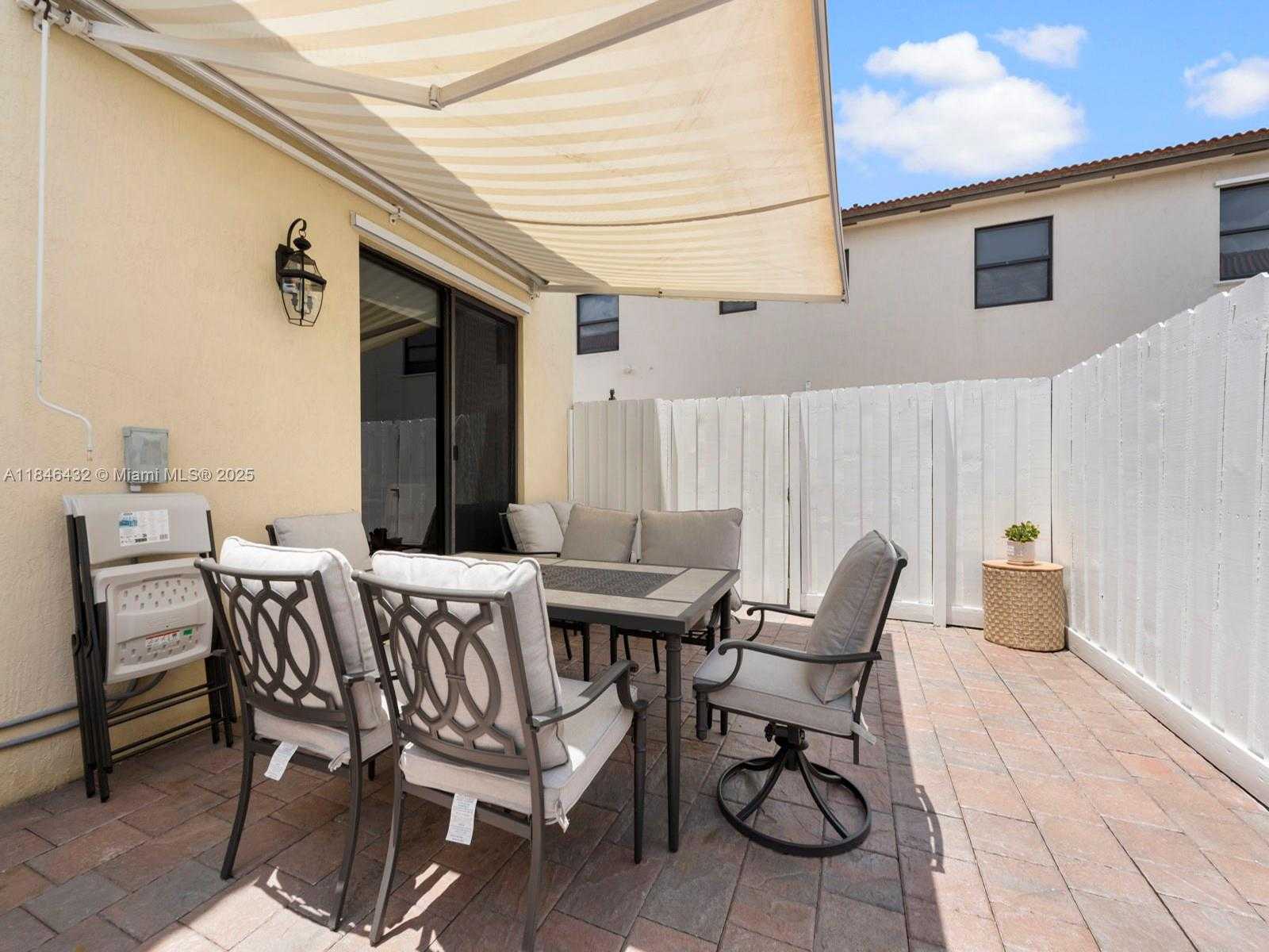 Small Image of 8781 NORTH WEST 98TH CT, Doral Number 31