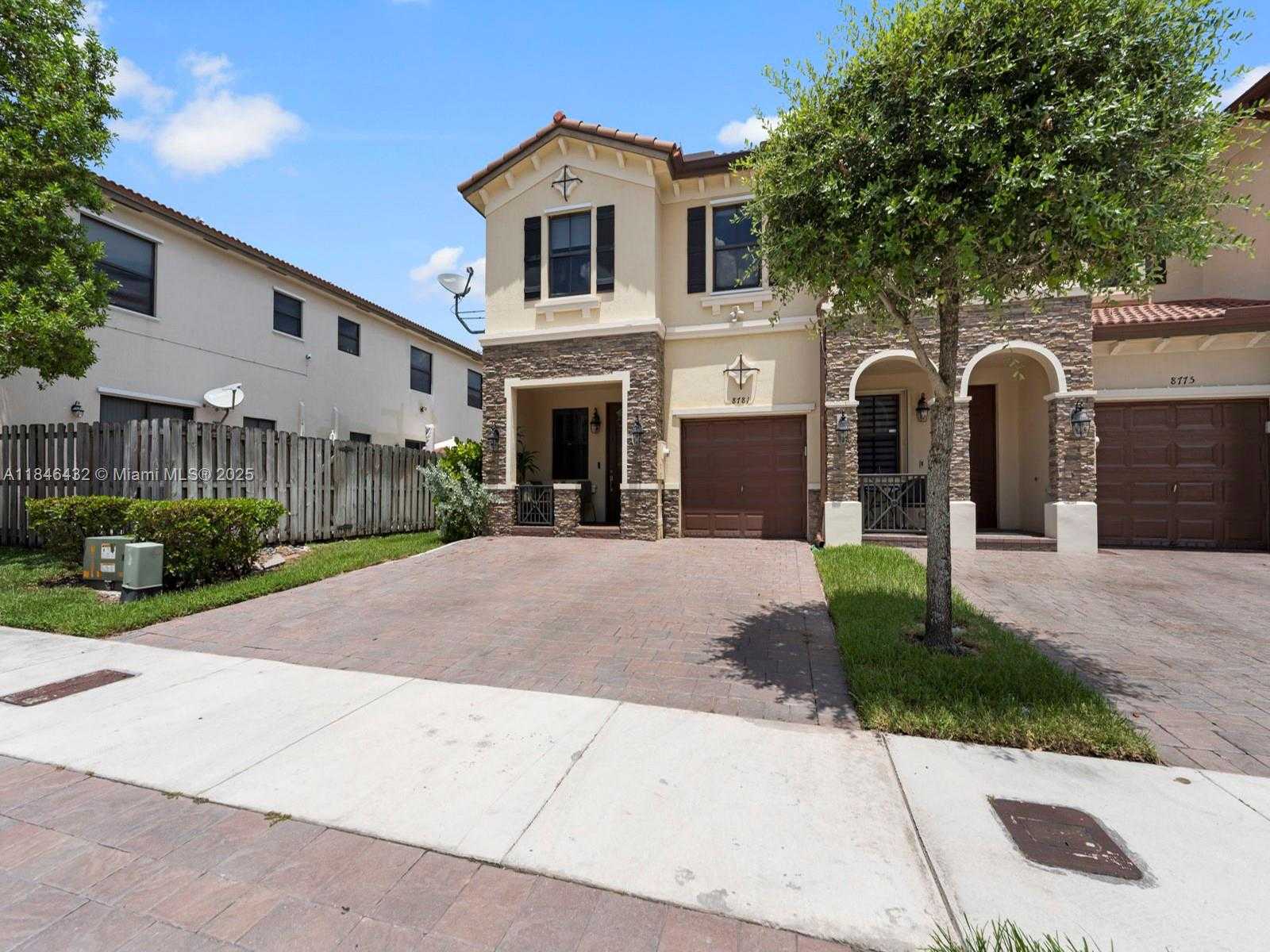 Small Image of 8781 NORTH WEST 98TH CT, Doral Number 35